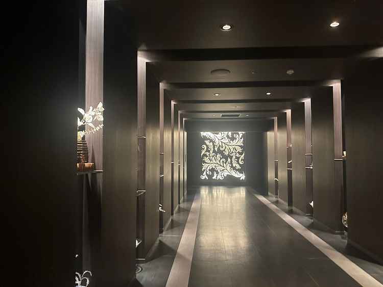 チャペル入り口〜チャペルまでの間の通路