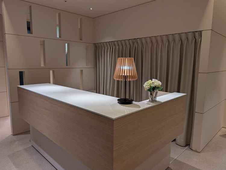 スカイホールそらの受付スペースです。シンプルにまとまっており、好印象でした