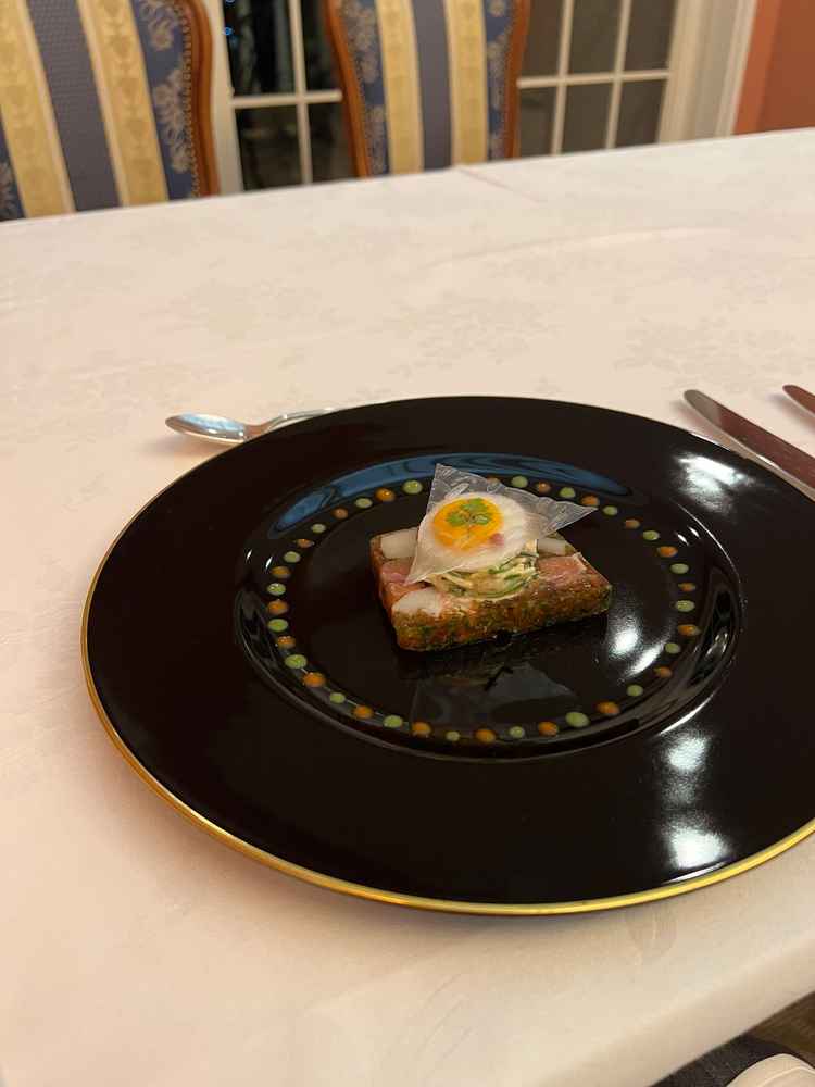 パンを含め5品試食させていただいたうちの一品目の前菜。