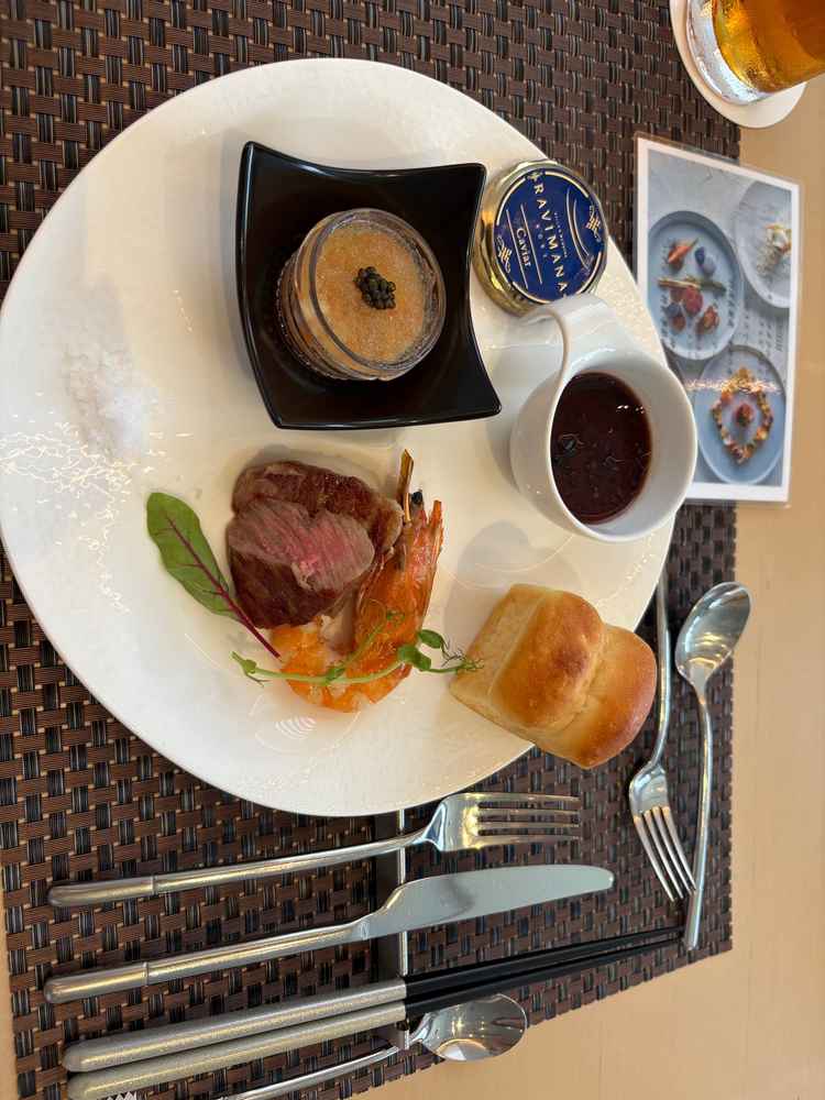 試食プレート。お肉がとても美味しかった！