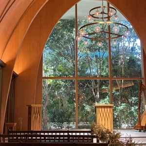 チャペルのカーテンを開けた時の写真です。綺麗です。