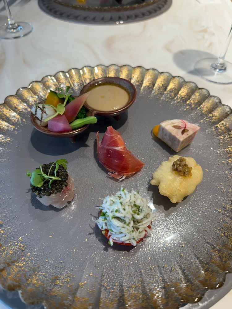 前菜の種類が豊富で美味しかった