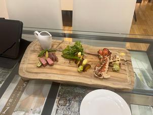 お料理は評判通りおいしい