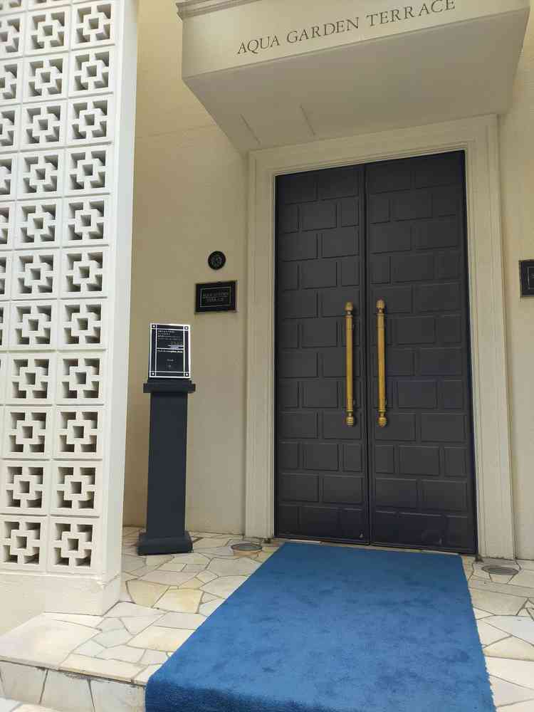 入口。ゲストはここから入ります。