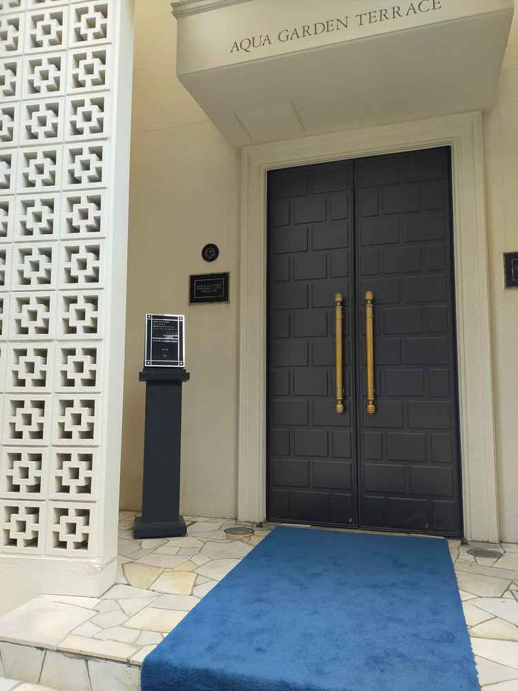 入口。ゲストはここから入ります。