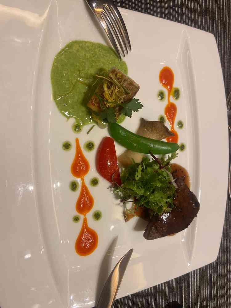 お料理は抜群に美味しい、レストランも併設されているが納得でした。