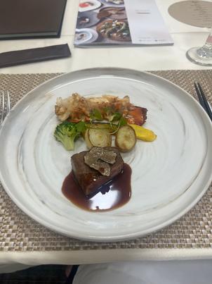 メイン料理の試食。すごくおいしかったです。
