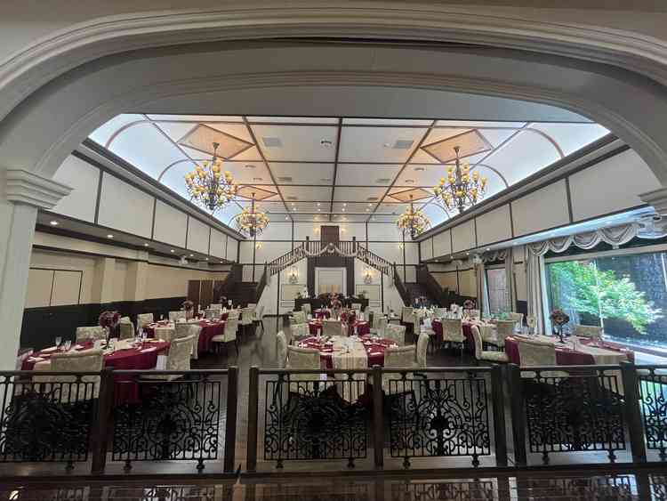 披露宴会場、1番後ろからの写真