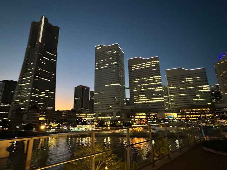 テラスから見た横浜の夜景
