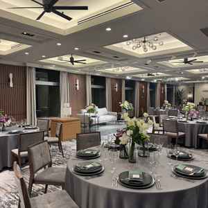 シックの披露宴会場です。上質な雰囲気で素敵でした。