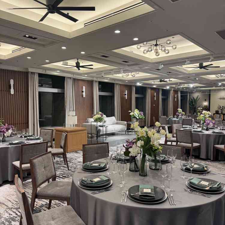 シックの披露宴会場です。上質な雰囲気で素敵でした。