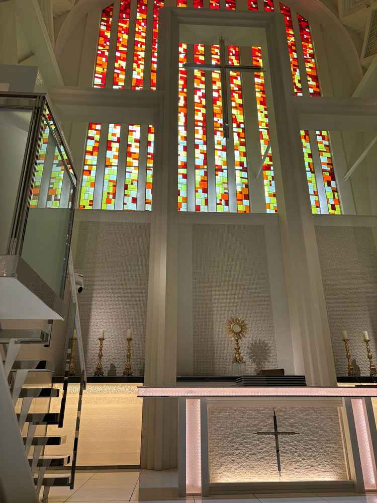 温かみのある落ち着いたチャペル