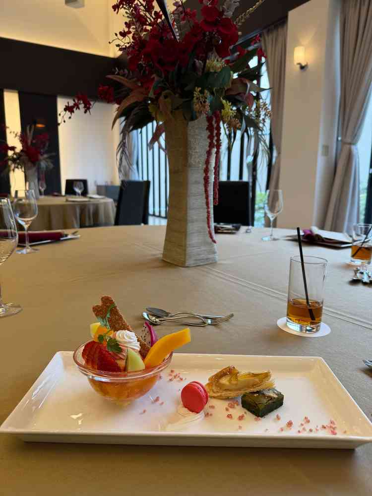 お料理がとても美味しくデザートに関してはこれほど豪華なものは初めてでした。