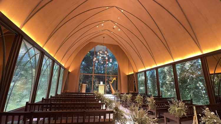 見学は雨の日の午後でしたが雨を感じさせないうえに申し分ない明るさで安心感がありました