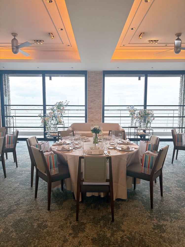 披露宴会場です。オーシャンビューなのでとても綺麗でした。