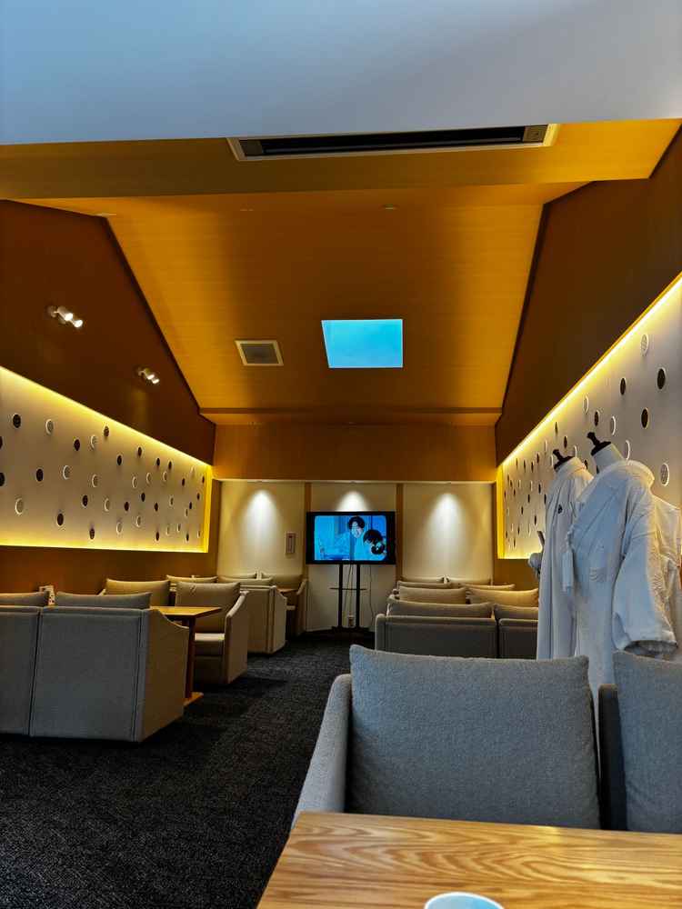 打ち合わせ室もとにかく綺麗で和モダンな感じで素敵でした！清潔感もバッチリでした