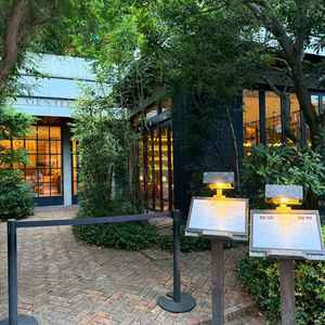 併設のレストラン。当日はこちらを控え室として利用することも可能だそうです。