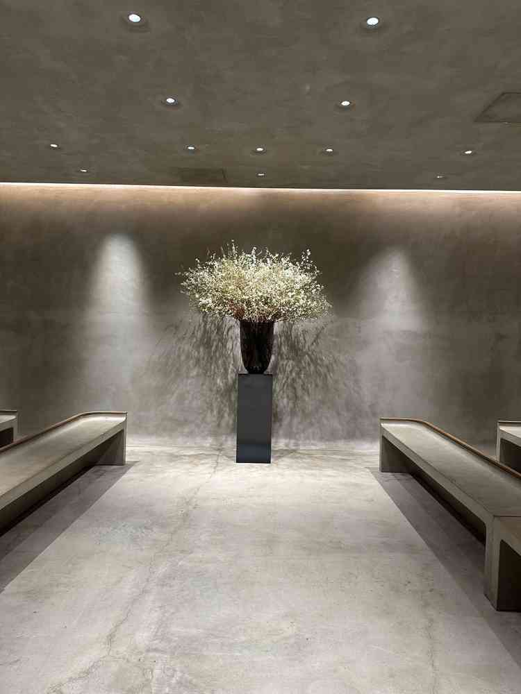 ゲストが対面になって座るのが新鮮