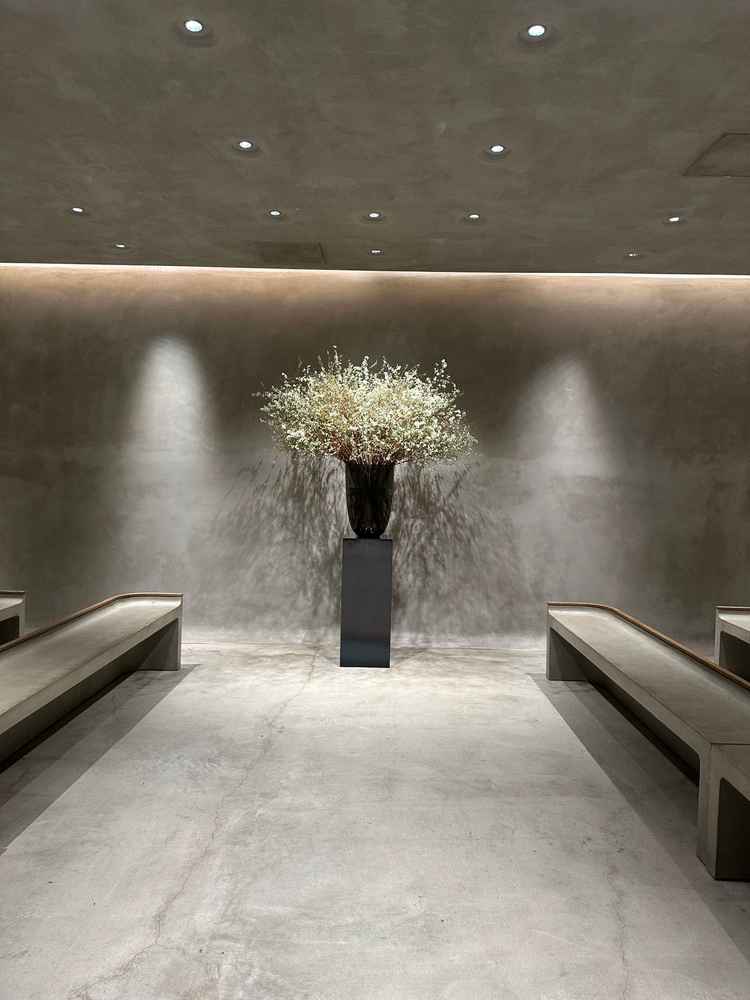 ゲストが対面になって座るのが新鮮