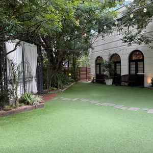 式場のお庭の写真です。緑に囲まれて都心にいることを忘れてしまうお庭でした。