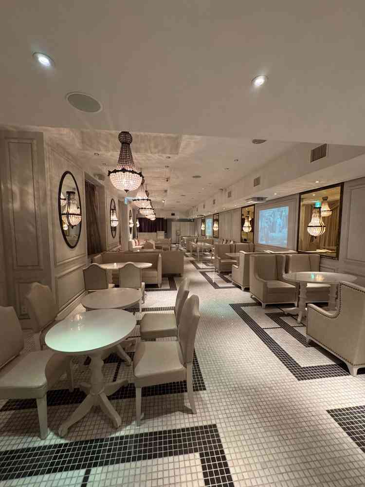 友人控室は広さがあり大人数を招待してもスペースに余裕がありそうでした。