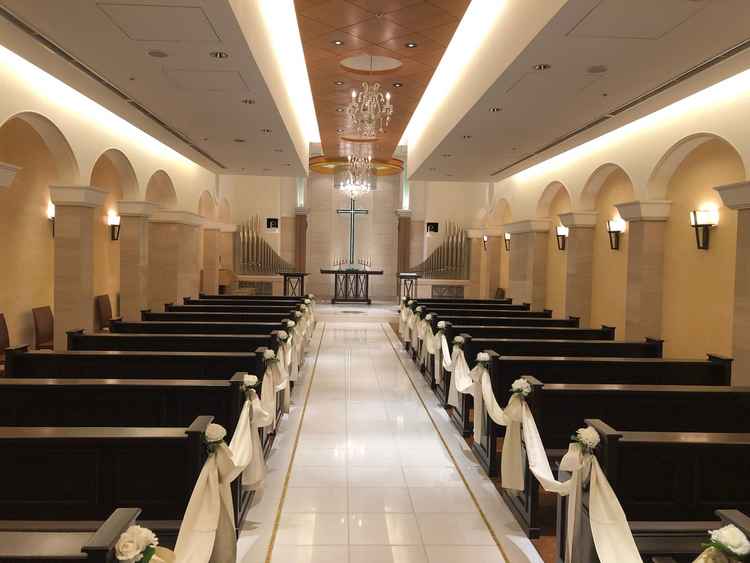 チャペルプリンチパーレ　白いウエディングドレスが映える会場の色味と落ち着いた雰囲気が好印象でした。