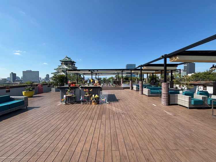 大阪城が見える屋上で集合写真やドリンクをゲストと楽しめとのことで、晴れていたら使いやすいと思いました
