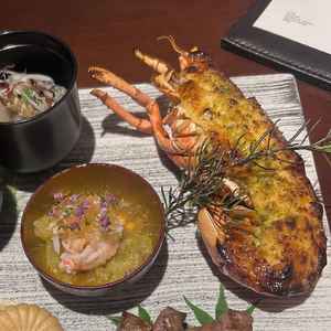 試食でこんなに大きな海老が食べられるとは思わず、、大変驚きました！