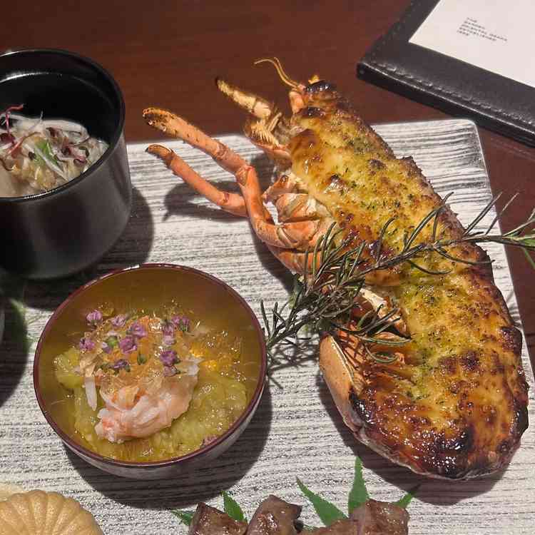試食でこんなに大きな海老が食べられるとは思わず、、大変驚きました！