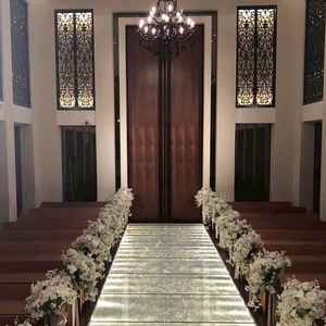 窓がないため少し閉鎖的な印象もあるが、歩くのは楽しそう。