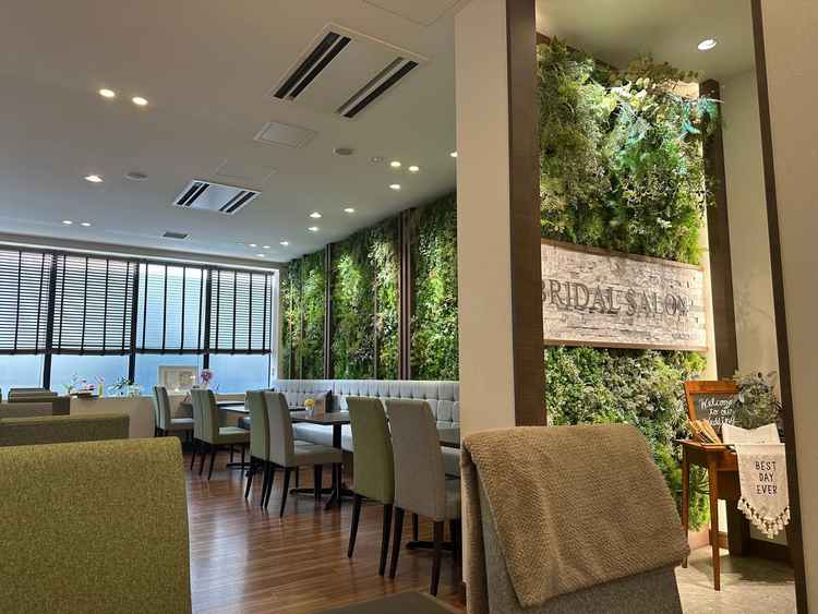 プランナーさんとお話ししたブライダルサロン。綺麗で、可愛いメッセージとお菓子もありました。