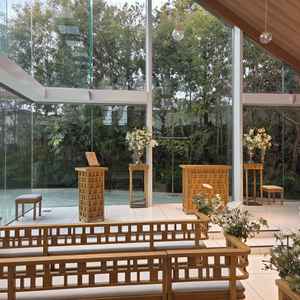 開放的なチャペル。曇りでも明るかったです。