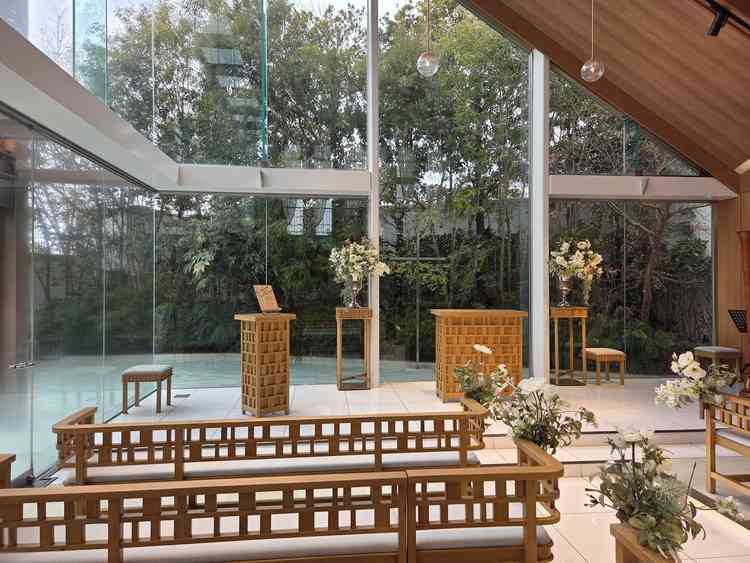 開放的なチャペル。曇りでも明るかったです。