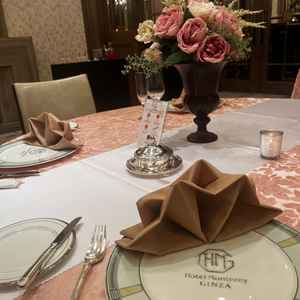 試食しました。テーブルの配色や装花のイメージもつきやすかったです。