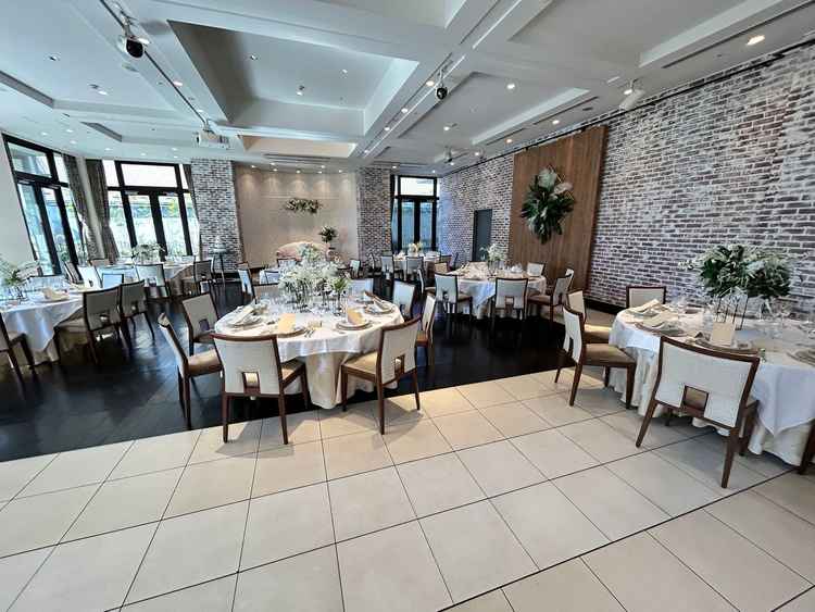 披露宴会場は広々していて、ドレスでも歩きやすそうだった。