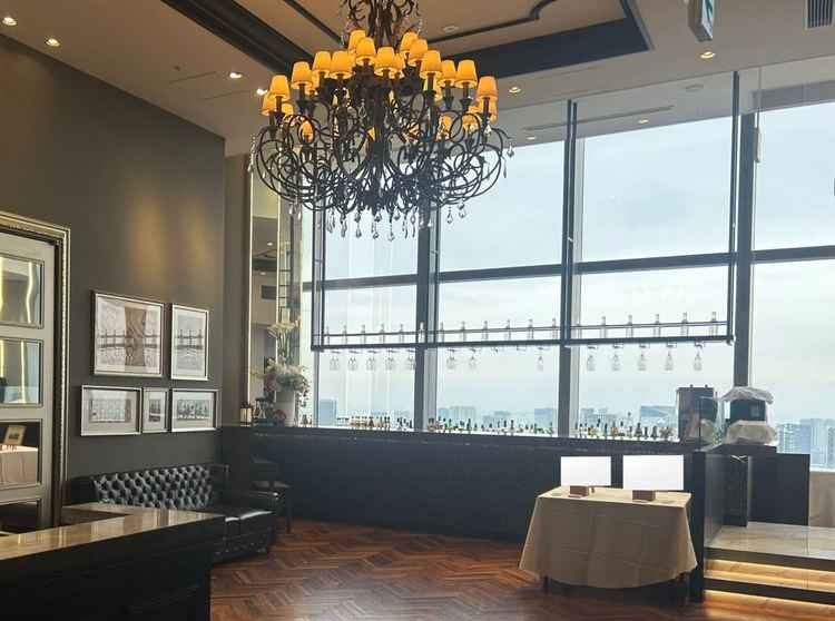 ウェルカムスペースの写真。ドリンクも豊富で結婚式が始まる前から楽しめそうです。