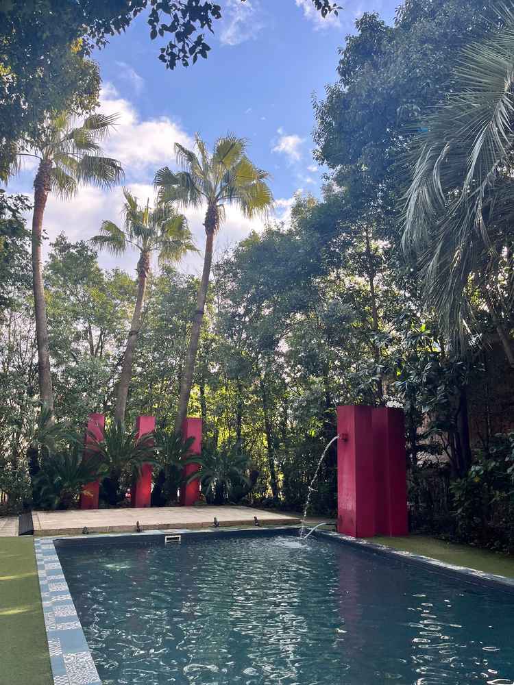 ガーデン。ここでバルーンの演出ができたり車で登場するなど色々な演出ができそうで良かったです。