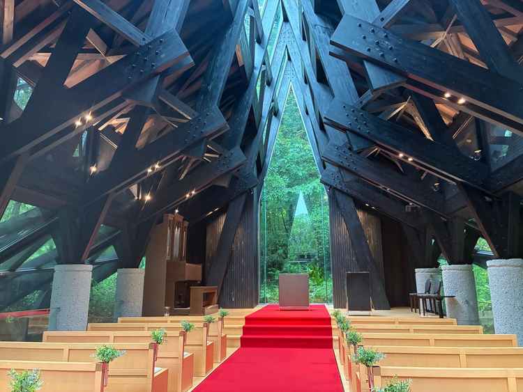 本物の木で造られている為とえも木の香りがあり温もりを感じました。