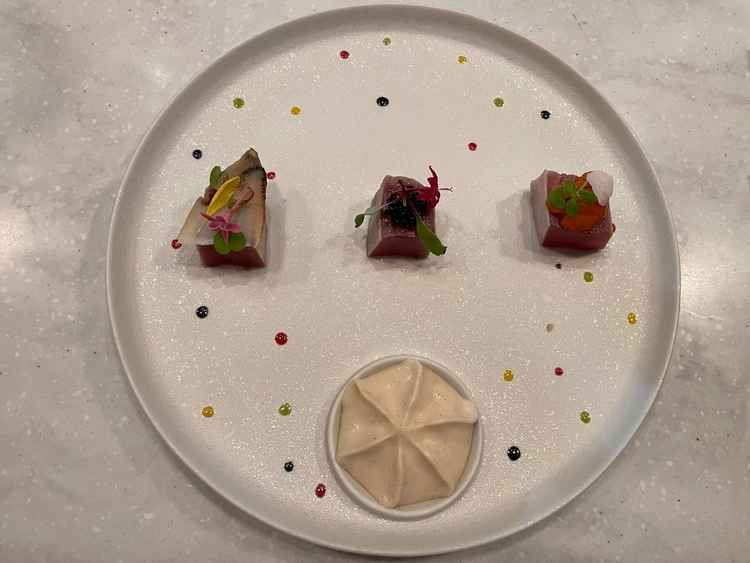 前菜(下にあるものはぽん酢のエスパーマ)