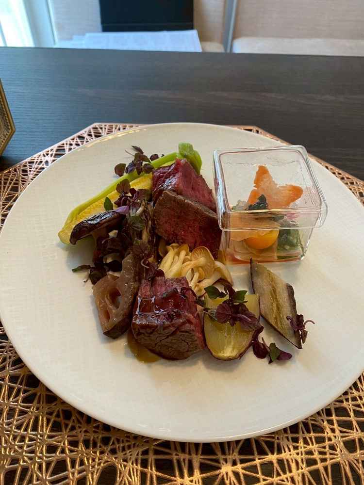 宴会場の真横がキッチンなので、出来立ての料理をいただくことができる。美味でした。