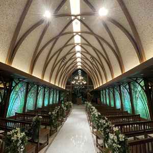 外観からはわからない第二会場があり、予想外でした。チャペルの雰囲気もナチュラルで良いです。