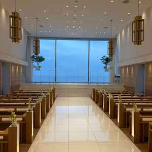 挙式会場の写真。曇りの日でしたが、海の水平線はよく見え、綺麗に見えるような工夫がされていました。