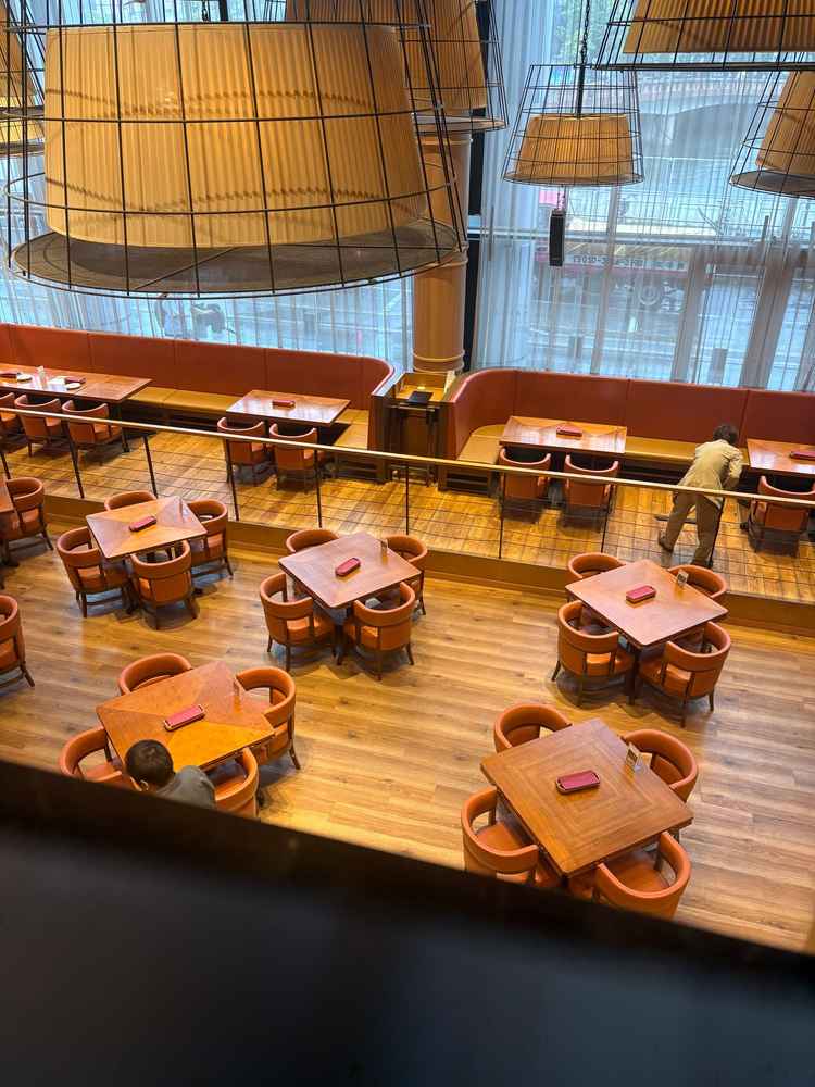 披露宴会場。円卓にもできる。