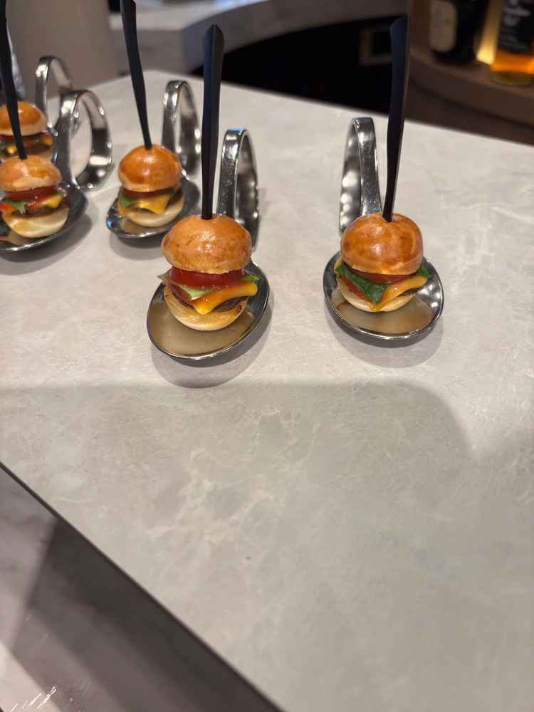 可愛らしいハンバーグが美味しかったです。