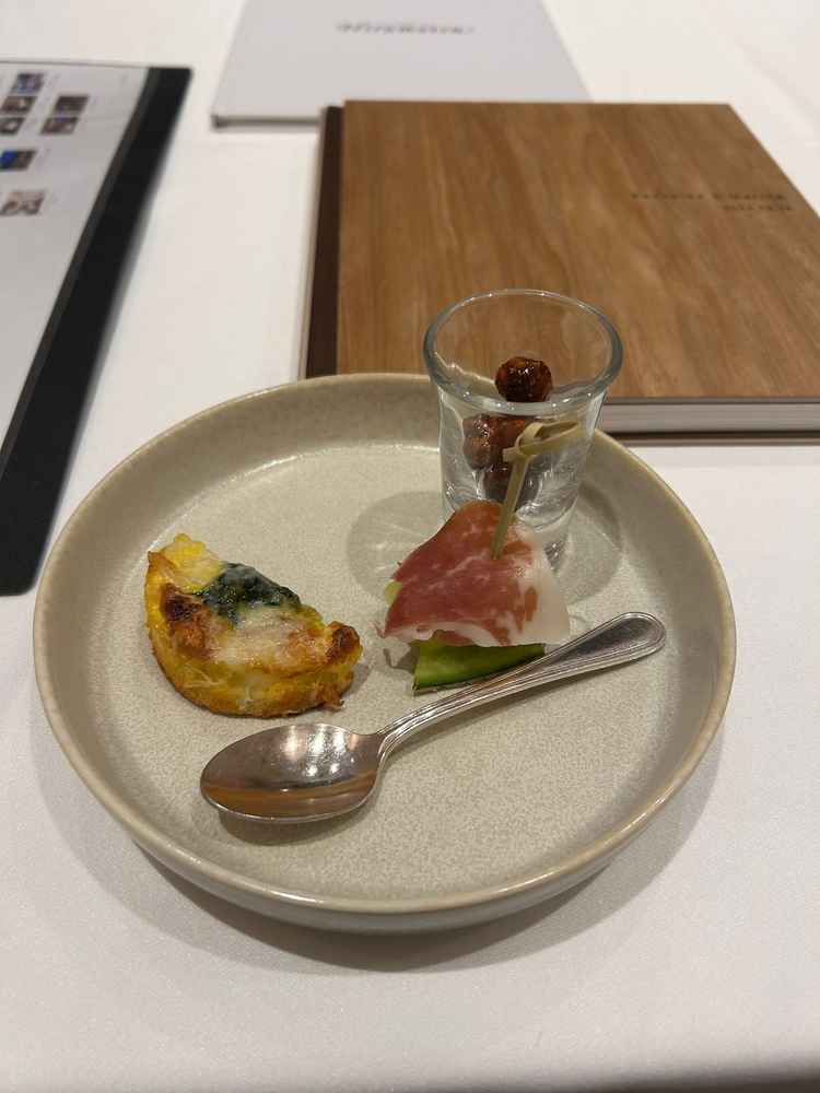 ウェルカムのお料理でした。食材にもこだわっており、大変おいしかったです。