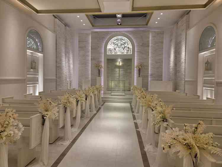 神聖な気持ちになる宮殿のようなチャペル