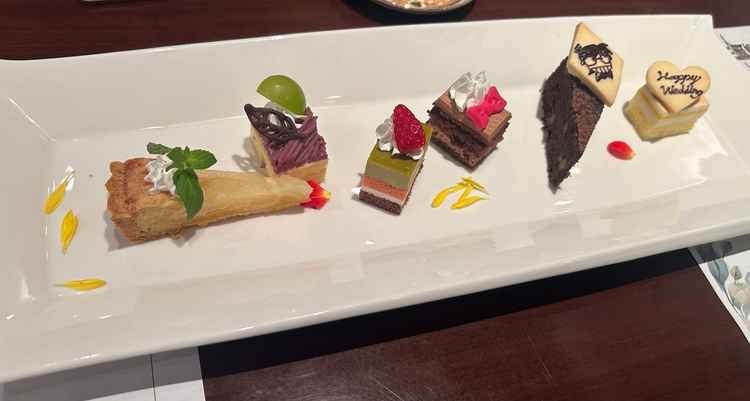 試食のデザートです。クッキーは食べるのがもったいなかったです。