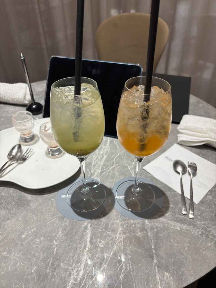 見積もりを待つ間にノンアルコールカクテルが飲める。