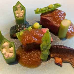 試食の肉料理
