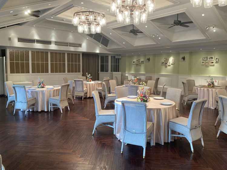 ガーデンの方にある披露宴会場。